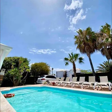 Agatha, Vacaciones En Familia En Lanzarote