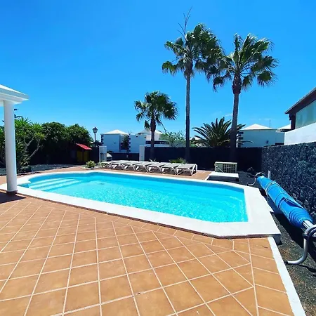 Agatha, Vacaciones En Familia En Lanzarote