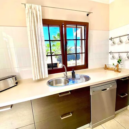 Agatha, Vacaciones En Familia En Lanzarote Villa