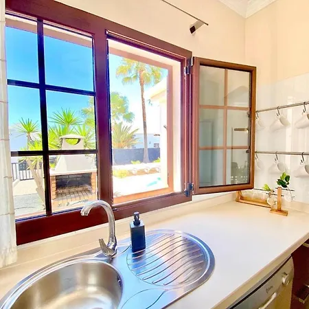 Agatha, Vacaciones En Familia En Lanzarote