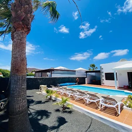 Agatha, Vacaciones En Familia En Lanzarote *