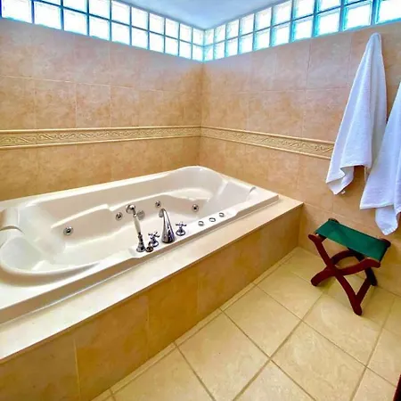 Agatha, Vacaciones En Familia En Lanzarote 普拉亚布兰卡