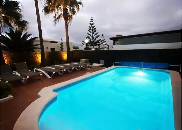 Agatha, Vacaciones En Familia En Lanzarote * Playa Blanca (Lanzarote)