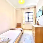 Agatha, Vacaciones En Familia En Lanzarote * Playa Blanca (Lanzarote)