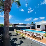 Agatha, Vacaciones En Familia En Lanzarote *