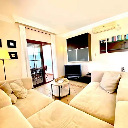 Agatha, Vacaciones En Familia En Lanzarote 普拉亚布兰卡