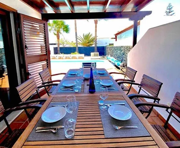 Agatha, Vacaciones En Familia En Lanzarote